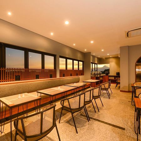 Nata Azana Hotel Solo 외부 사진